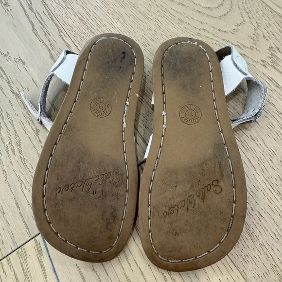 Stylish White Kids Sandals - Picture 3 of 3